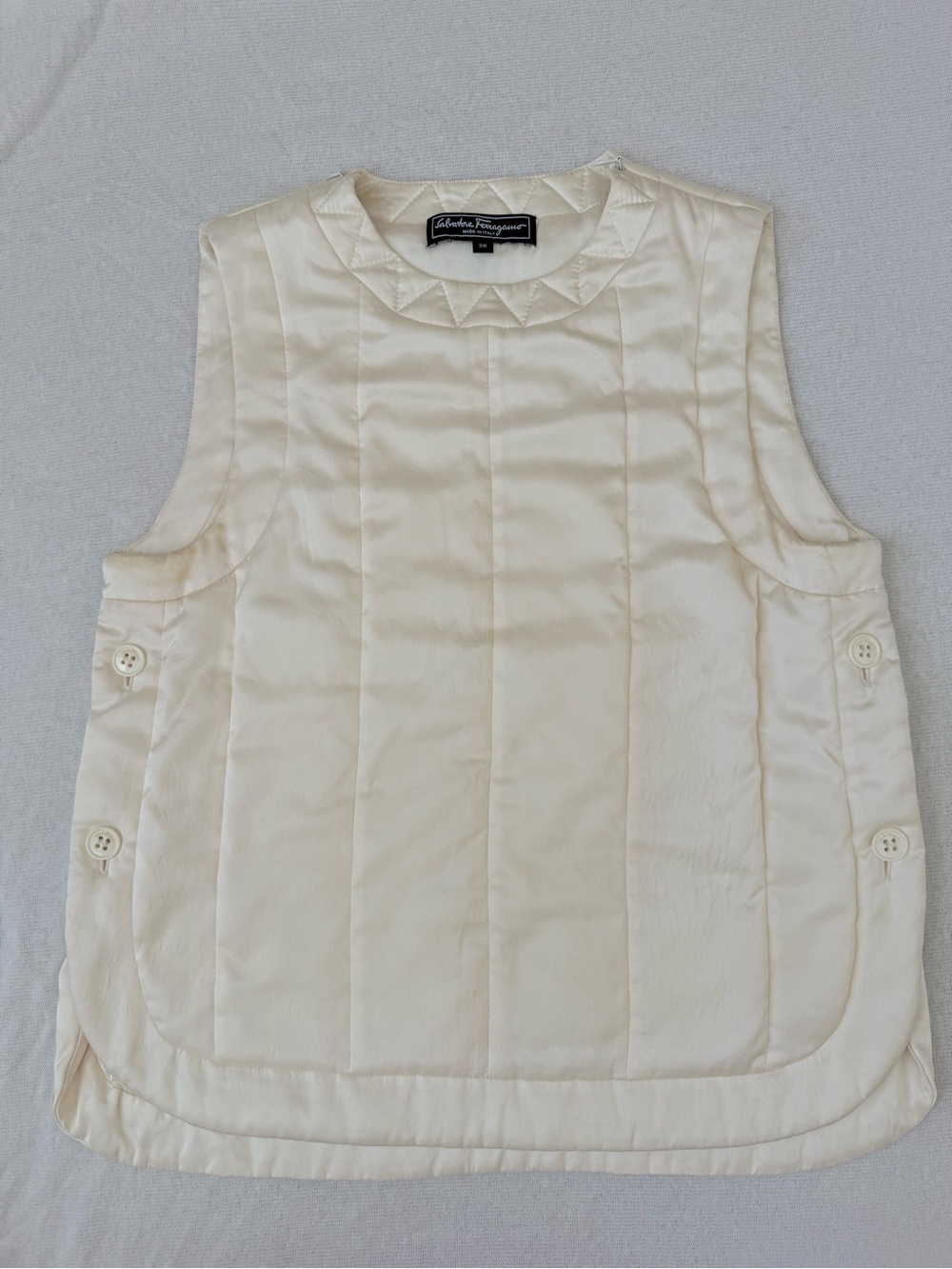 Salvatore Ferragamo made in Italy. Ivory silk, quilted, sleeveless blouse top